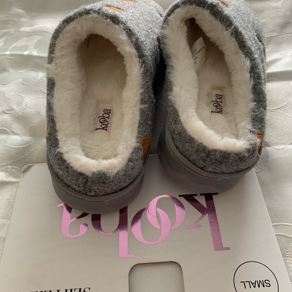 Kooba woman’s memory foam slippers New size small 5-6 - Picture 6 of 6